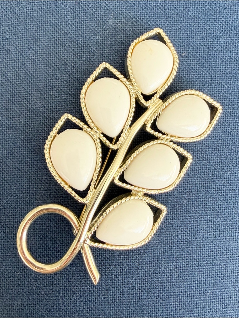 Vintage Emmons Gold Leaf Brooch with Cream Inset Accents